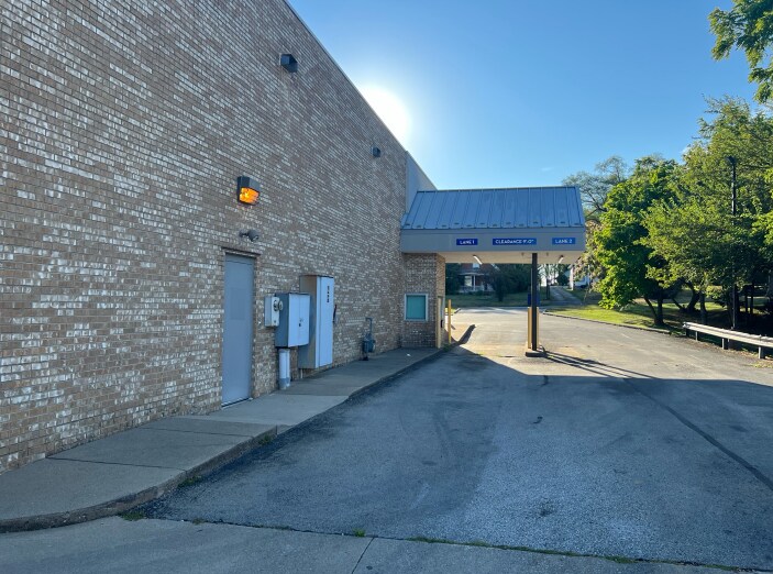 More Photos Of 421 N High St, Hillsboro Drugstore For Lease