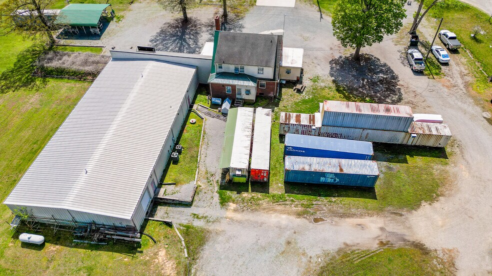 More Photos Of 6663 Highway 58, Buffalo Junction Storefront Retail Office For Sale