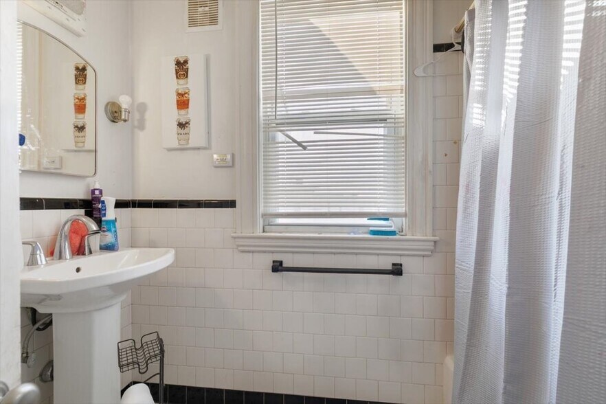 More Photos Of 412 Cabot St, Beverly Apartments For Sale