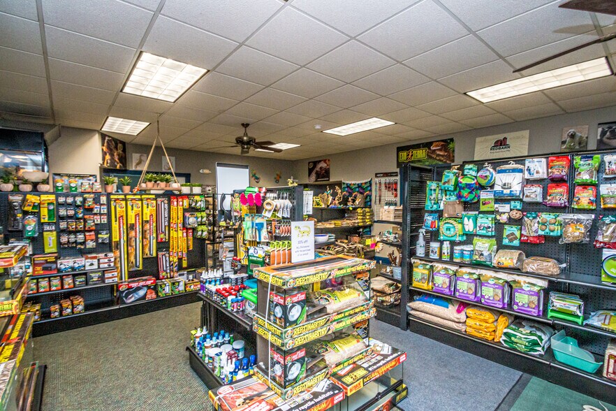 More Photos Of 12 Middle St, Lancaster Storefront Retail Residential For Sale