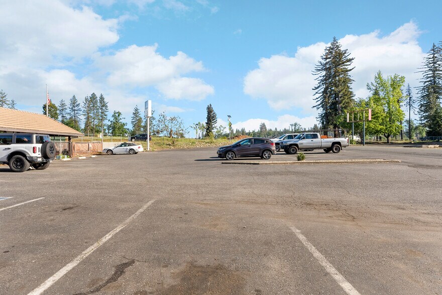 More Photos Of 7126 Skyway, Paradise Storefront Retail Office For Sale