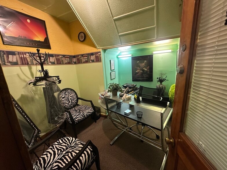 More Photos Of 2245 E Riverside Dr, Indianapolis Religious Facility For Sale