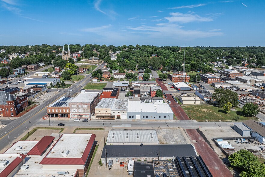 More Photos Of 624 S 7th St, Saint Joseph Industrial For Sale