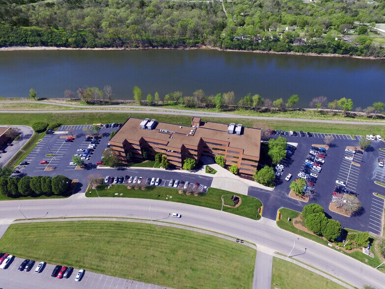 More Photos Of 545 Mainstream Dr, Nashville Office For Lease