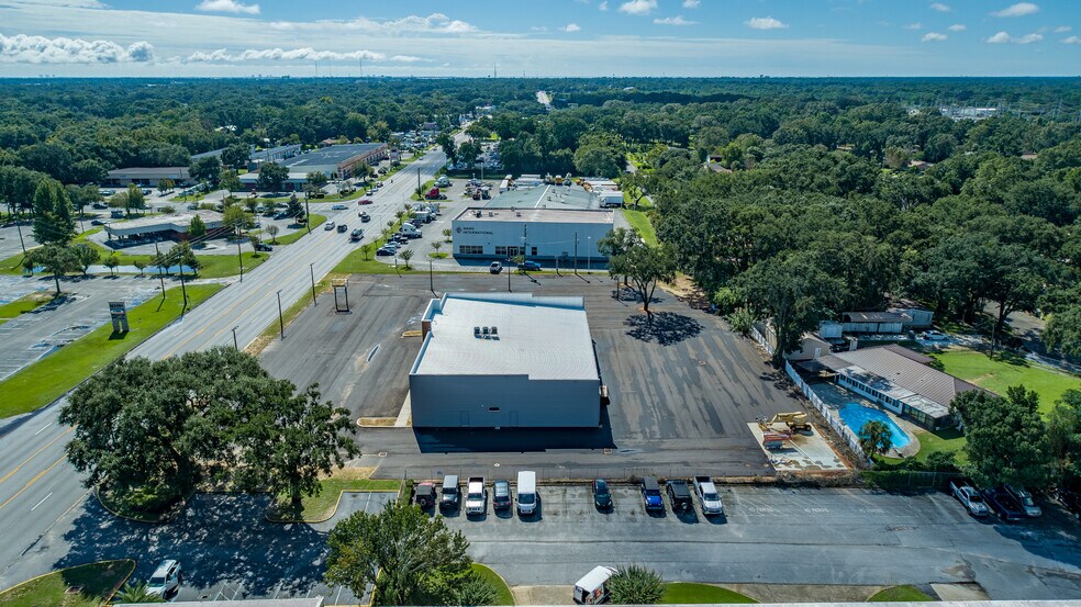 More Photos Of 5901 N W St, Pensacola General Retail For Sale