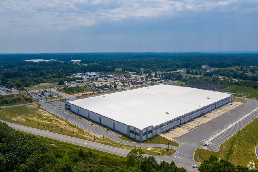 More Photos Of 155 Braselton Pky, Braselton Distribution For Lease