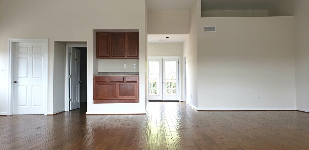 More Photos Of 14319 Manchester Rd, Ballwin Freestanding For Lease