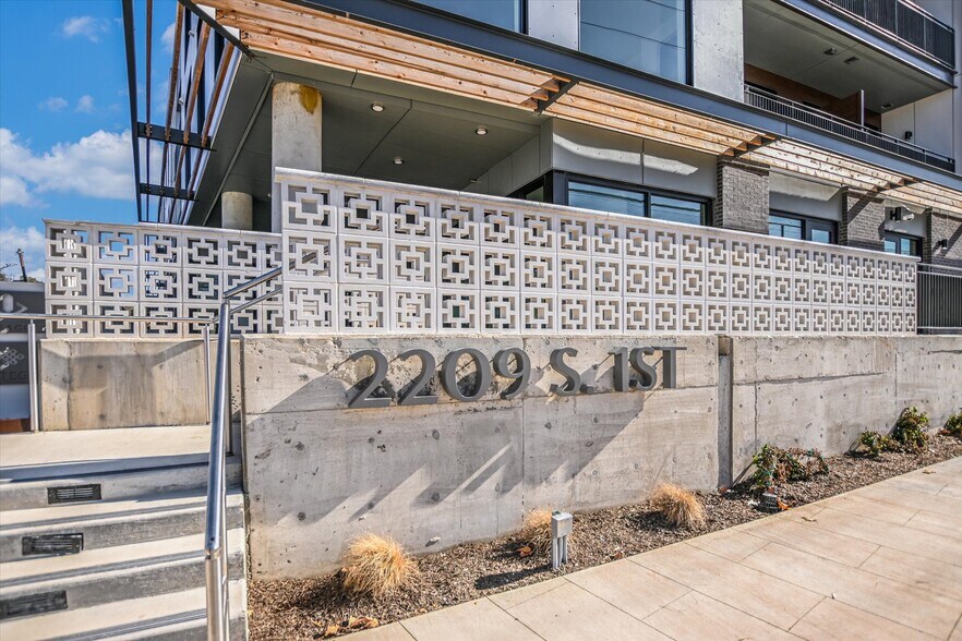 More Photos Of 2209 S First St, Austin Apartments For Sale
