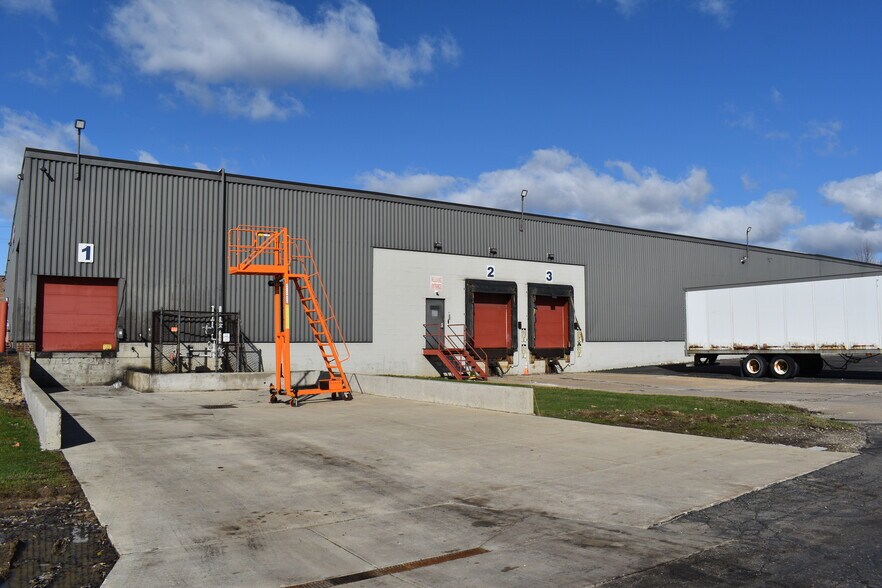 More Photos Of 1665 Enterprise Pky, Twinsburg Manufacturing For Lease