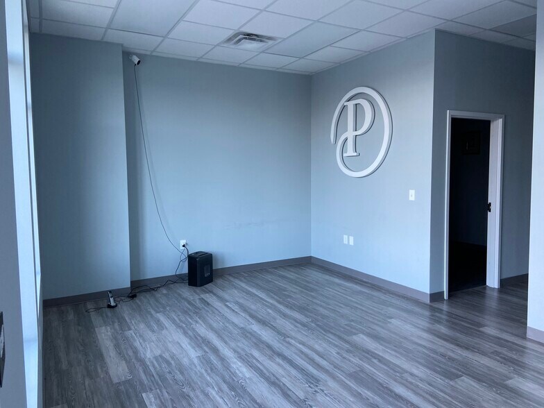 More Photos Of 2457 Gum Branch Rd, Jacksonville General Retail For Lease