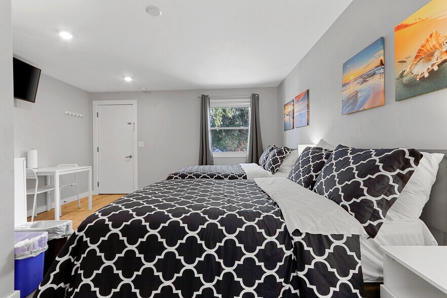 More Photos Of 10631 Bluffside Ln, Sister Bay Hotel For Sale