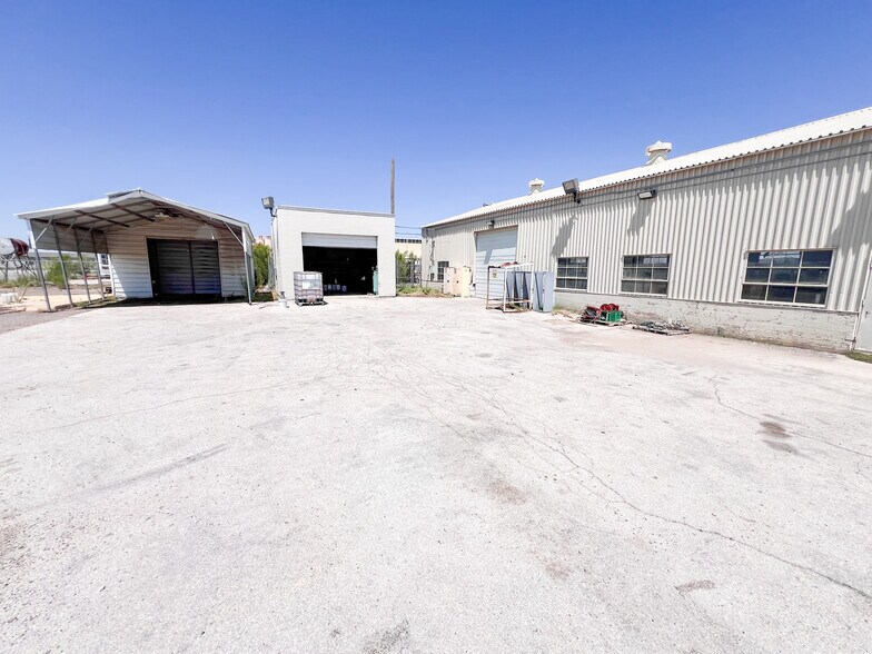 More Photos Of 3201 W Murphy St, Odessa Warehouse For Sale