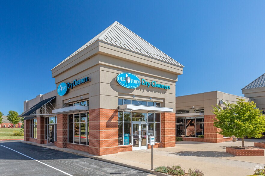 More Photos Of 2905 S Walton Blvd, Bentonville Storefront For Lease