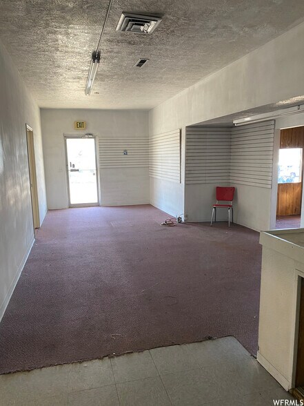 More Photos Of 545 E 100 N, Price Office For Sale