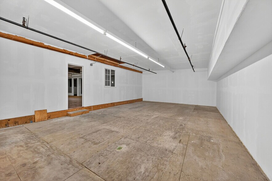 More Photos Of 20 S Linden Ave, South San Francisco Warehouse For Sale