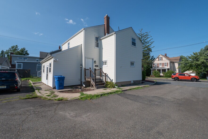 More Photos Of 214 S Main St, Milltown Office For Lease