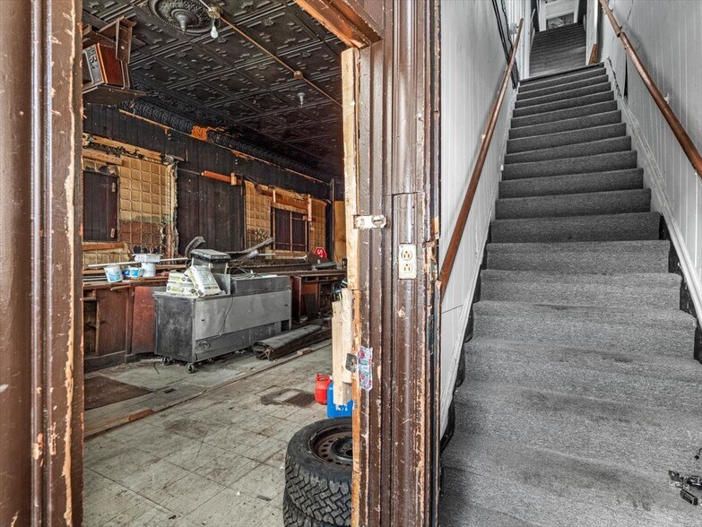More Photos Of 134 Steuben St, Pittsburgh Restaurant For Sale