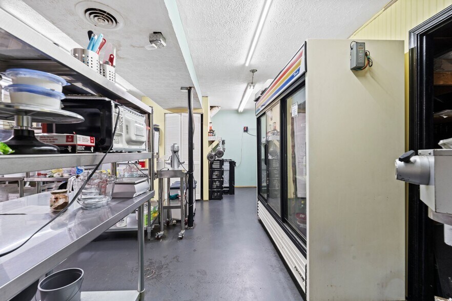 More Photos Of 808 Bypass Rd, Winchester Freestanding For Sale