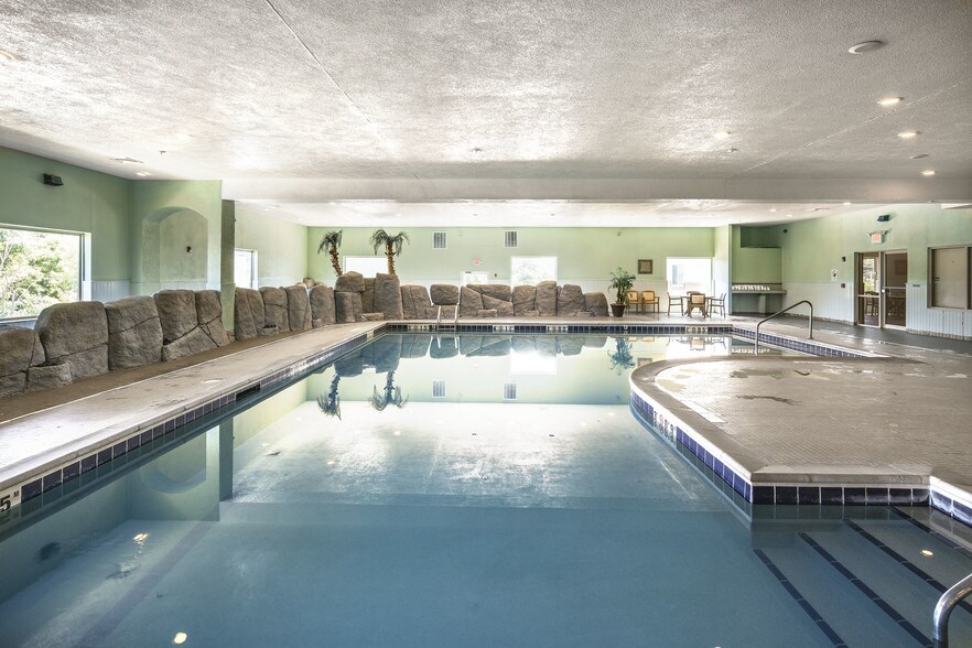 More Photos Of 120 Lindsey Dr, Hannibal Hotel For Sale