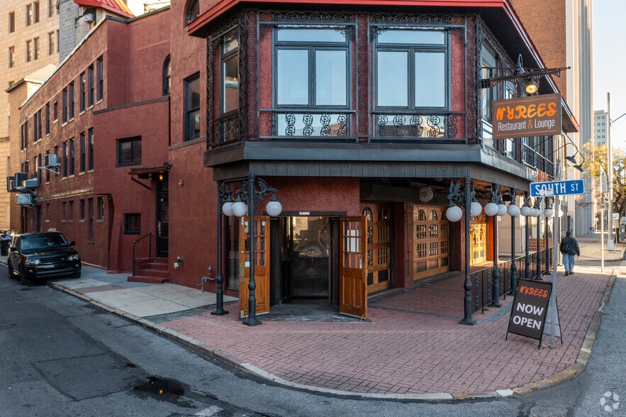More Photos Of 321 N 2nd St, Harrisburg Restaurant For Lease