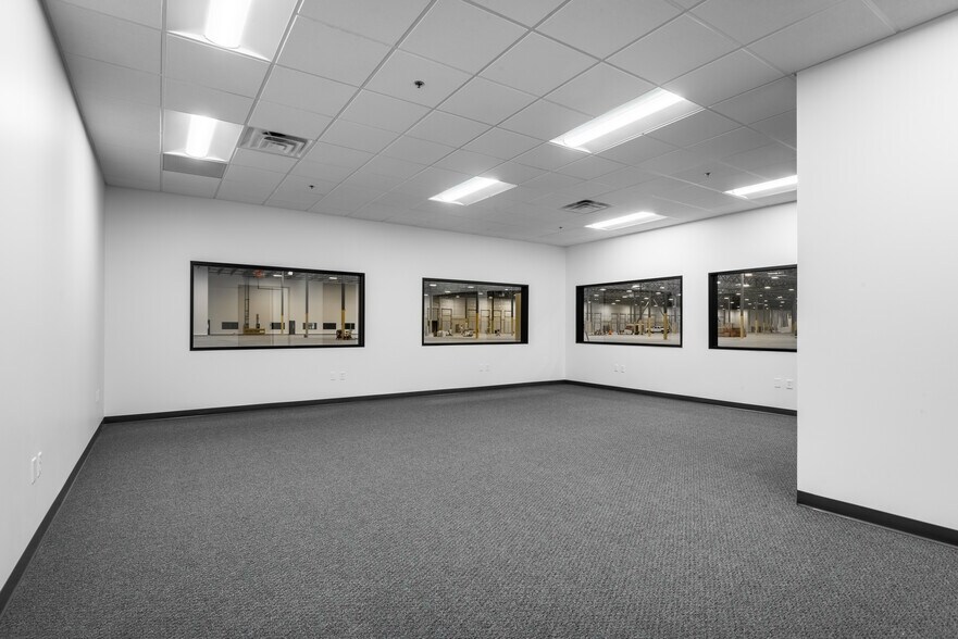 More Photos Of 4024 Rock Quarry Rd, Dallas Warehouse For Lease