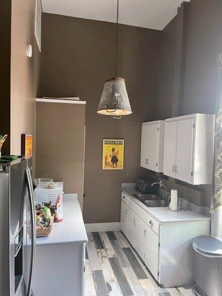 More Photos Of 513 3rd Ave S, Nashville Office For Sale