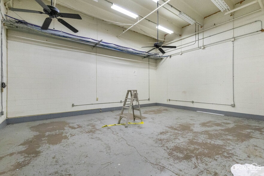 More Photos Of 2813 Central Fwy E, Wichita Falls Industrial For Sale