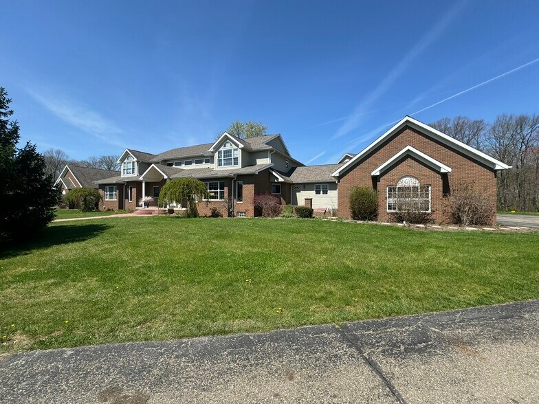 More Photos Of 1173 Manchester Ave SW, North Lawrence Office Residential For Sale