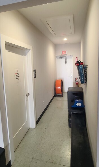 More Photos Of 12515 Business Highway 287 N, Fort Worth Service For Lease