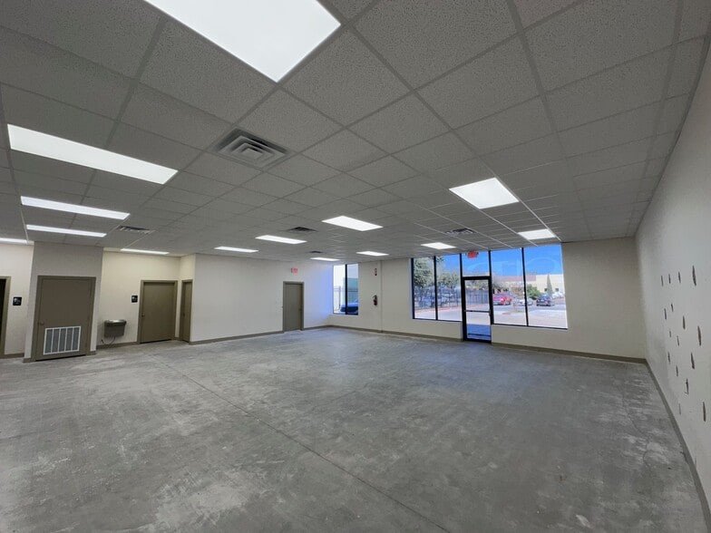 More Photos Of 1400 E Jasmine Ave, McAllen Showroom For Lease