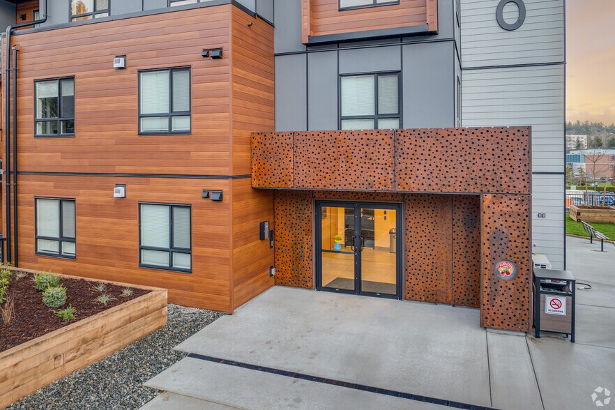 More Photos Of 1310 Saunders St, Esquimalt Apartments For Sale