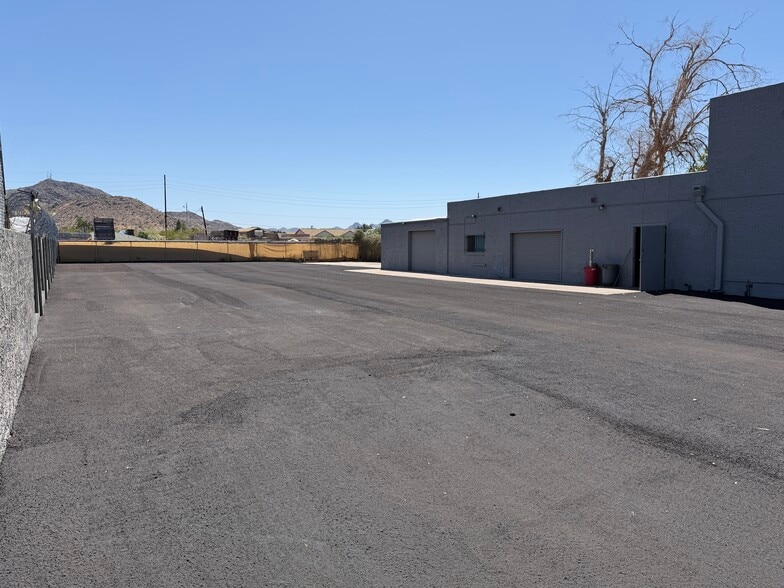 More Photos Of 10729 N 19th Ave, Phoenix Flex For Sale
