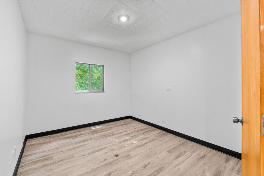 More Photos Of 2532 Spring Arbor Rd, Jackson Medical For Sale