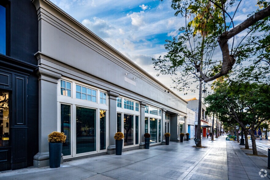 More Photos Of 1217 3rd St, Santa Monica Storefront For Lease