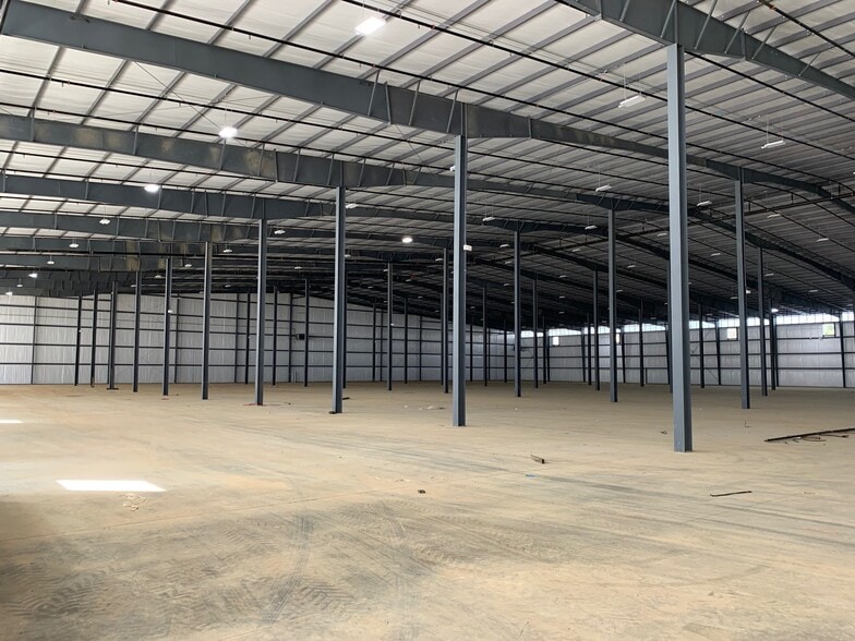 More Photos Of 175 Orr Ave, Opelika Distribution For Lease