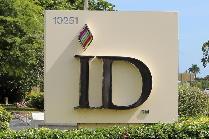 More Photos Of 10251 W Oakland Park Blvd, Sunrise Office For Sale