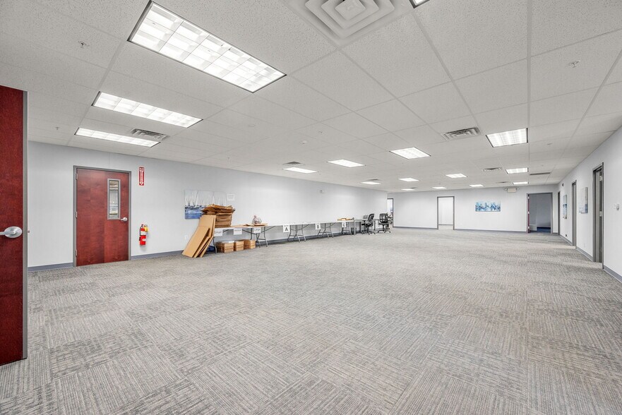 More Photos Of 1370 Welsh Rd, North Wales Warehouse For Lease