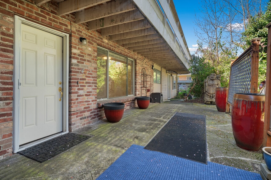 More Photos Of 324 3rd Ave S, Edmonds Apartments For Sale