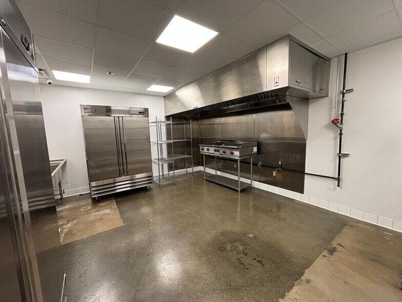 More Photos Of 17531 Griffin Ln, Huntington Beach Food Processing For Sale