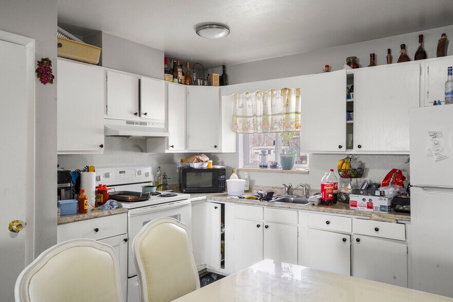More Photos Of 1600-1604 Garland St, Lakewood Apartments For Sale