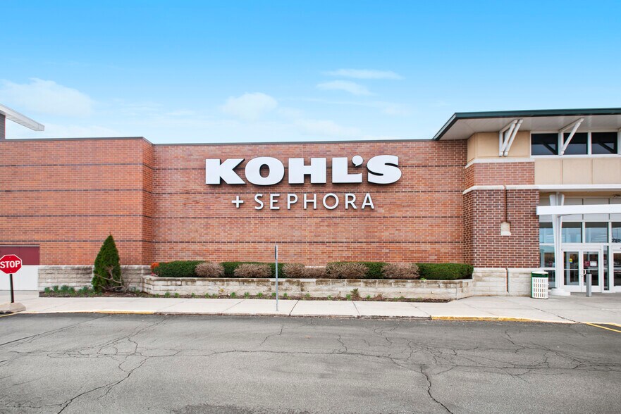 More Photos Of 2241 Willow Rd, Glenview Storefront For Sale