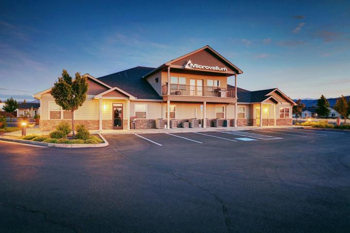 More Photos Of 444 S Haskell St, Central Point Office For Lease