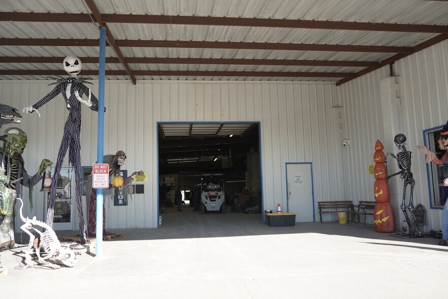 More Photos Of 300 N Main Ave, Big Lake Auto Dealership For Sale