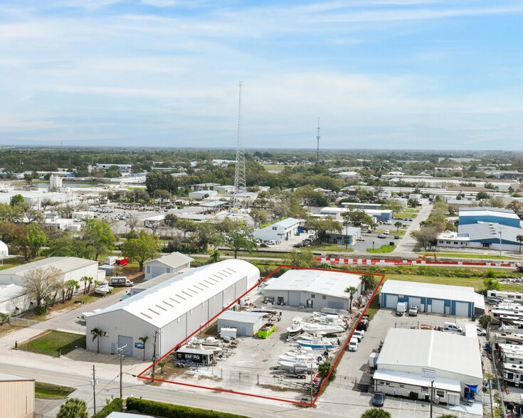 More Photos Of 5703 Pinkney Ave, Sarasota Warehouse For Lease