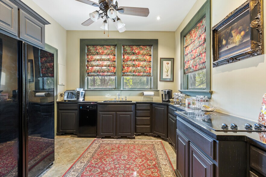 More Photos Of 1119 Pennsylvania Ave, Fort Worth Loft Creative Space For Sale