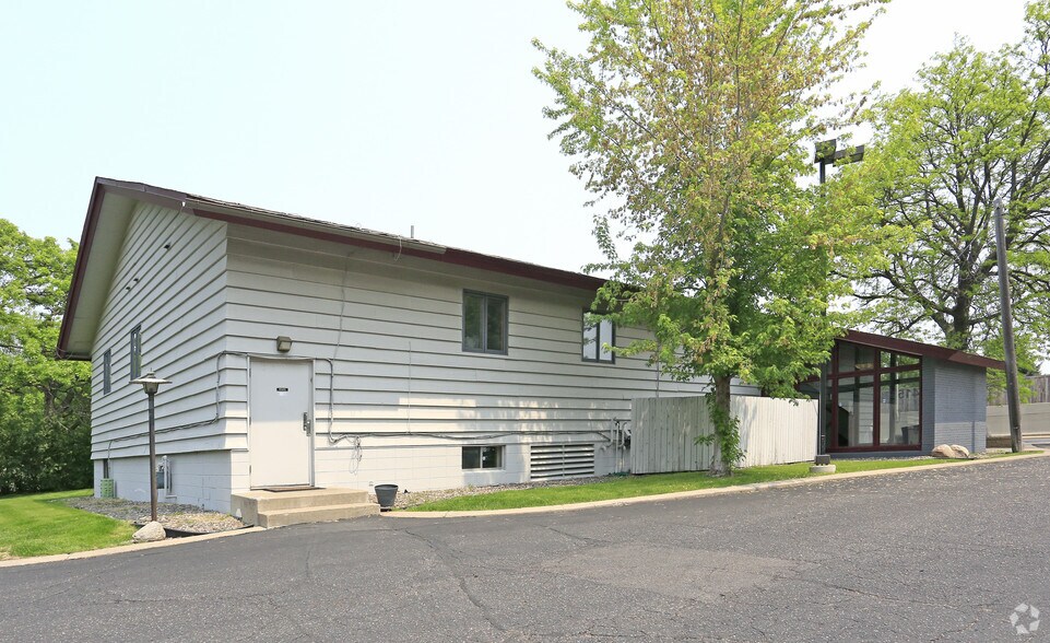 More Photos Of 1415 Lilac Dr N, Golden Valley Office For Lease