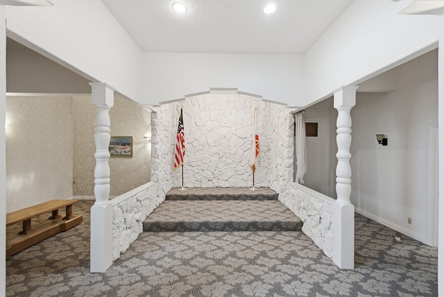 More Photos Of 645 Kelly Ave, Half Moon Bay Funeral Home For Sale