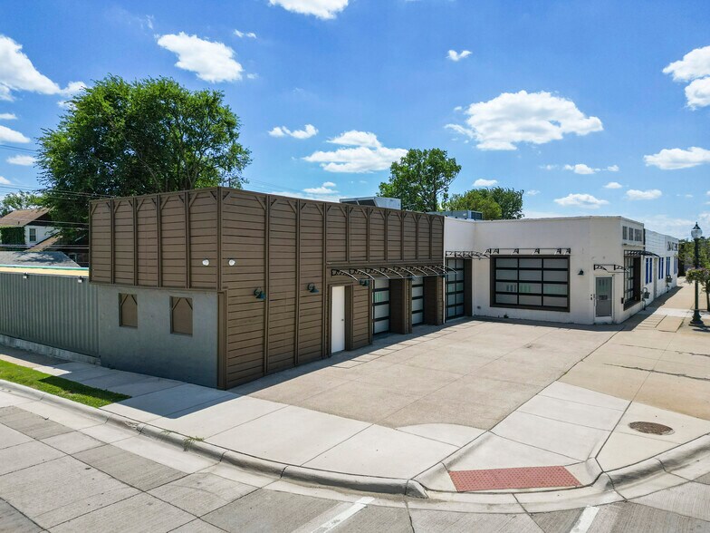 Primary Photo Of 23610 John R Rd, Hazel Park Auto Repair For Sale