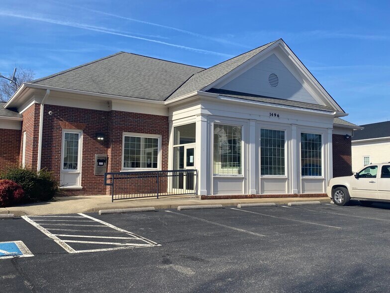 More Photos Of 1496 Anderson Hwy, Cumberland Bank For Lease