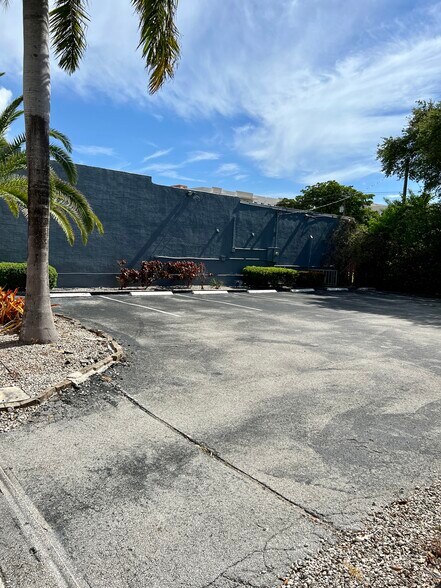 More Photos Of 29 S Federal Hwy, Dania Beach Office For Lease